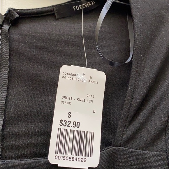 Dress - Picture 3 of 6